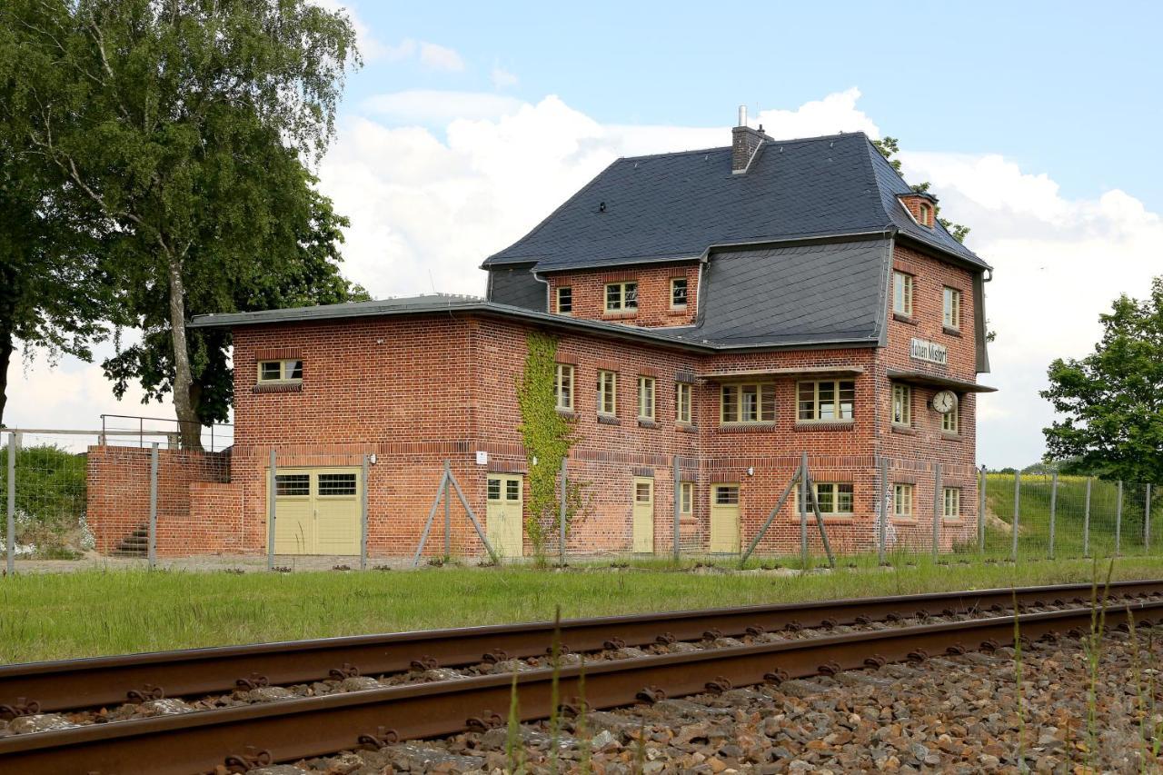 Bahnhof Hohen Mistorfアパートメント エクステリア 写真