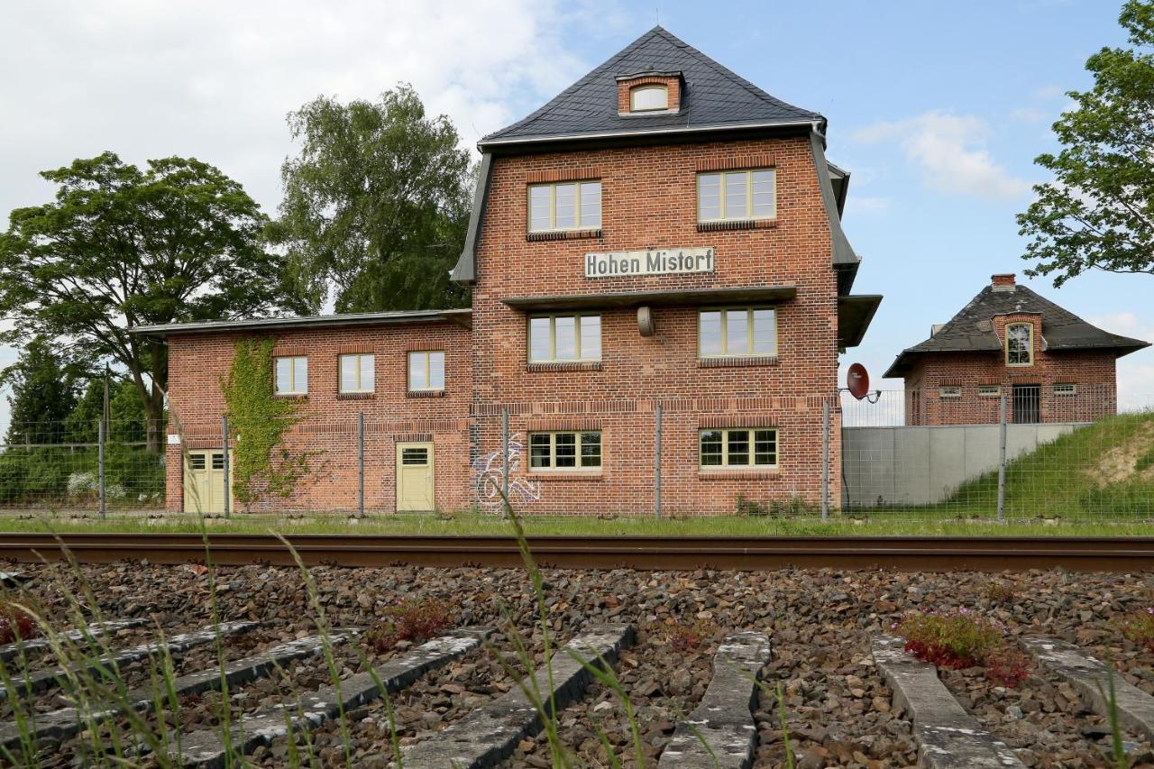 Bahnhof Hohen Mistorfアパートメント エクステリア 写真